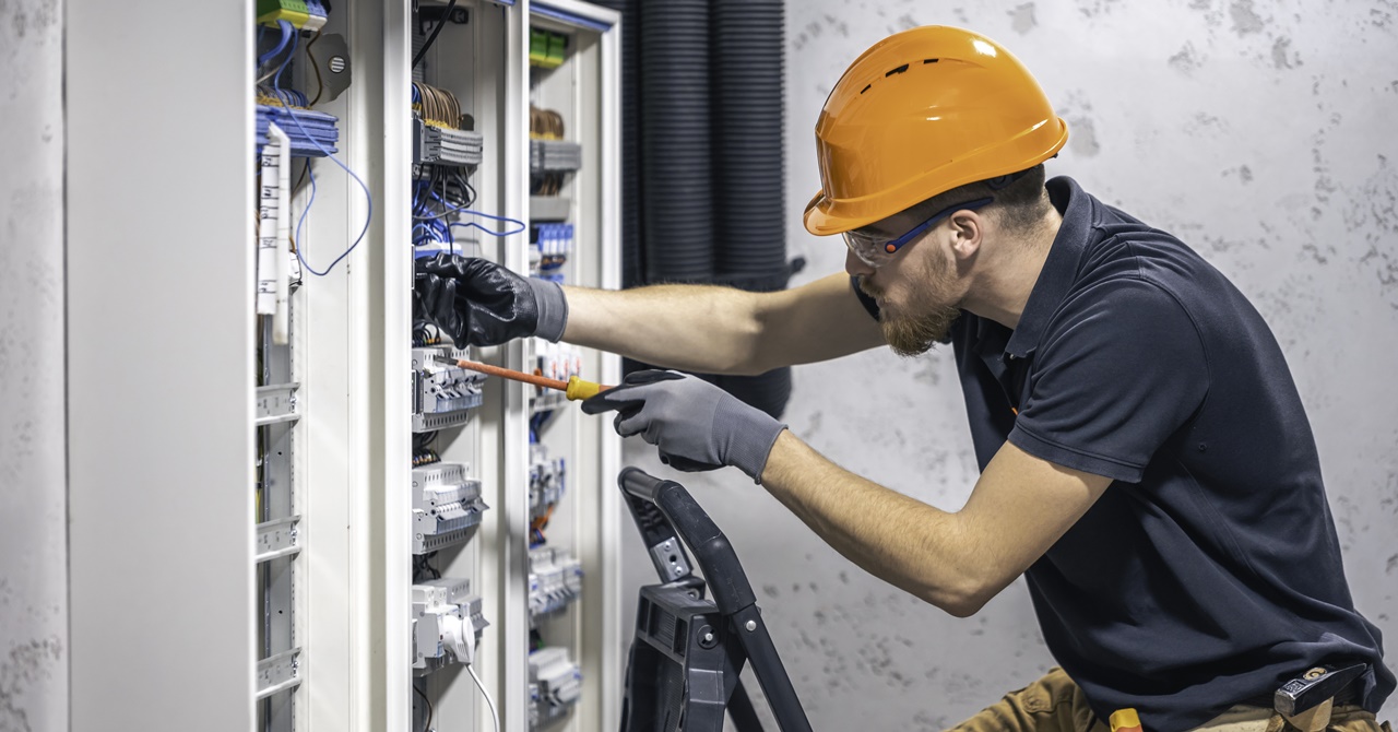 Step-by-Step-Guide-to-Applying-as-an-Electrician-in-Kuwait-for-OFWs